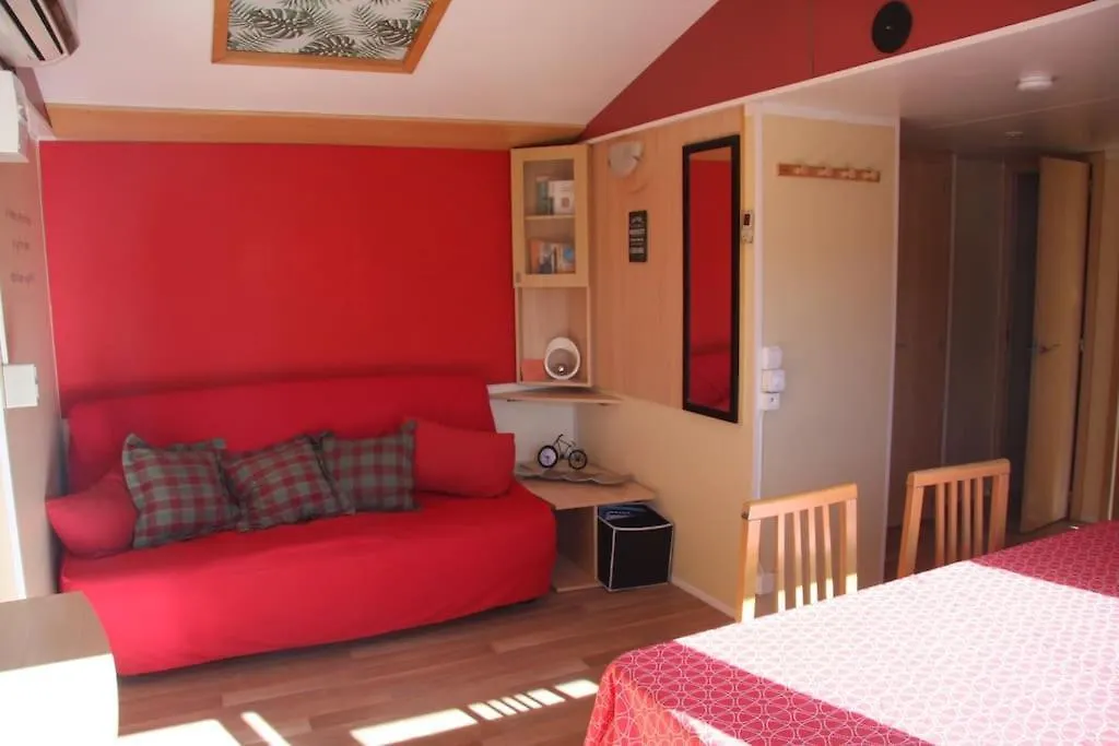 La Petite Maison Dans La Prairie Villa Queyrieres 0*,  France